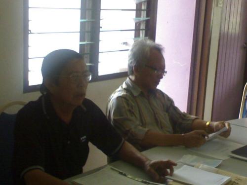 Godfrey Daya (left) and Tailin Mainan (right) at UPKO Kimanis meeting 0809